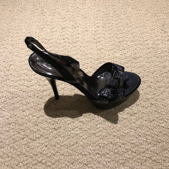 Guess by Marciano Heels - Picture 2 of 6